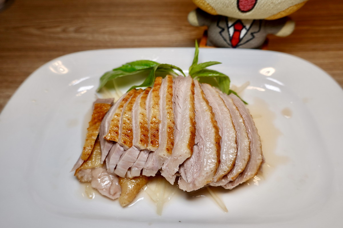 【新北新店市公所站美食】碧潭橋頭鵝肉 2026:米其林新入選,飄香超過30年的碧潭老字號在地美食,鵝肉鮮美,公告營業到下午3點只是參考用的,往往提早賣光光 7422 【新北新店市公所站美食】碧潭橋頭鵝肉 2026:米其林新入選,飄香超過30年的碧潭老字號在地美食,鵝肉鮮美,公告營業到下午3點只是參考用的,往往提早賣光光 7422