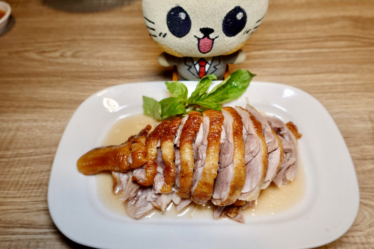 【新北新店市公所站美食】碧潭橋頭鵝肉 2026:米其林新入選,飄香超過30年的碧潭老字號在地美食,鵝肉鮮美,公告營業到下午3點只是參考用的,往往提早賣光光 7422 【新北新店市公所站美食】碧潭橋頭鵝肉 2026:米其林新入選,飄香超過30年的碧潭老字號在地美食,鵝肉鮮美,公告營業到下午3點只是參考用的,往往提早賣光光 7422