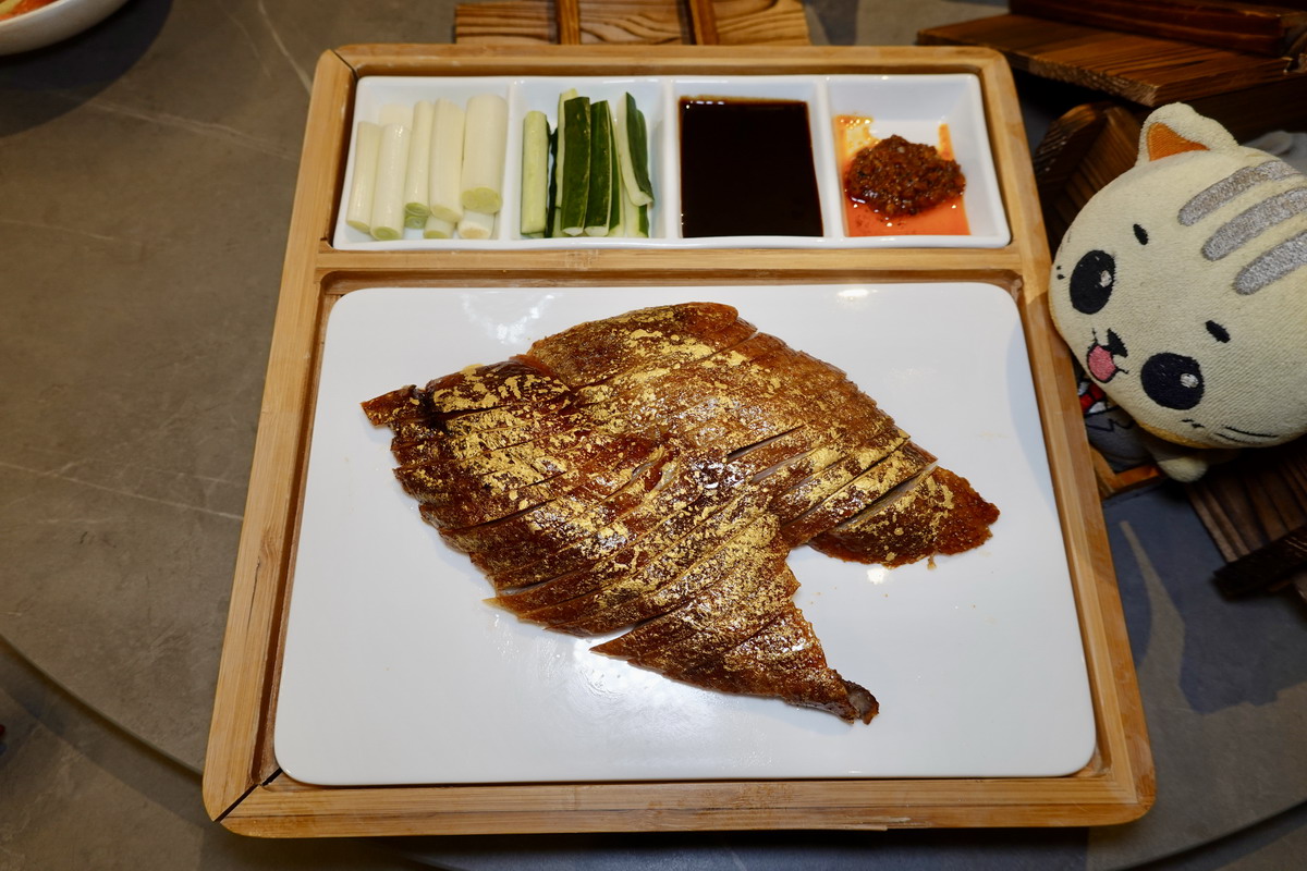 【台北忠孝敦化站美食】四味軒台菜餐廳 Savique Taiwanese Cuisine 2026:黃仁勳「台灣輝達」企業辦桌台菜餐廳,黃金烤鴨+手工功夫菜,聚餐口袋新名單 7417 【台北忠孝敦化站美食】四味軒台菜餐廳 Savique Taiwanese Cuisine 2026:黃仁勳「台灣輝達」企業辦桌台菜餐廳,黃金烤鴨+手工功夫菜,聚餐口袋新名單 7417