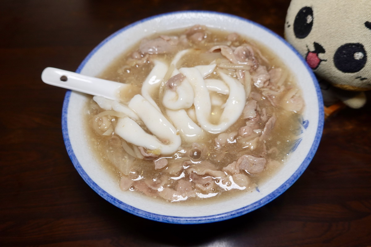 【新北新店區公所站美食】北鴨鴨肉羹 2026：米其林必比登，古早味鋼管鴨肉羹與鴨肉飯，奧運羽球金牌王齊麟也愛吃，新店光明街老店 7435