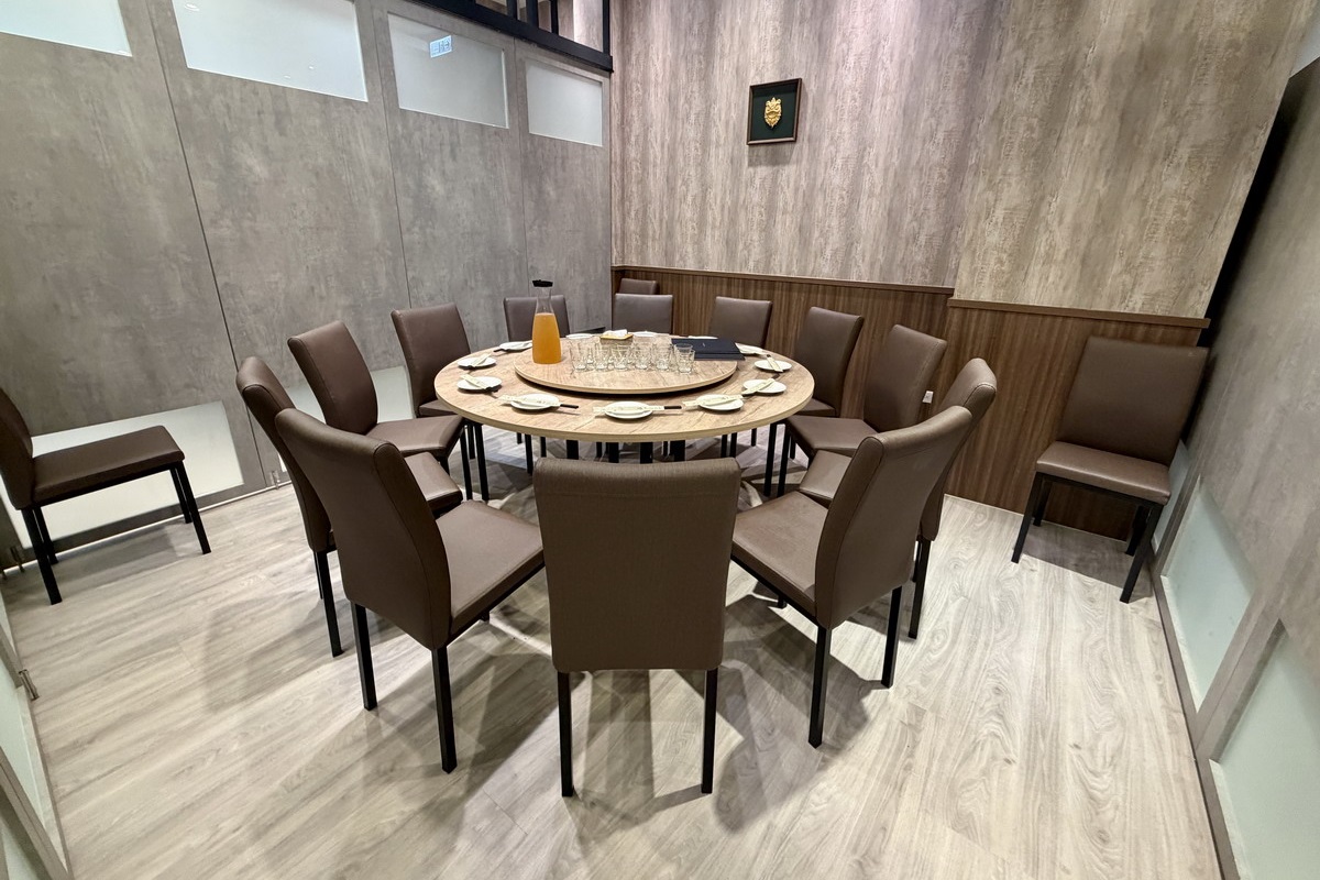 【台北南京復興站美食】花娘小館復興店 2026：黃仁勳愛店居然開第三間店了，會不會太扯？老闆肯定上輩子燒好香，是經濟實惠的聚餐選擇 7436