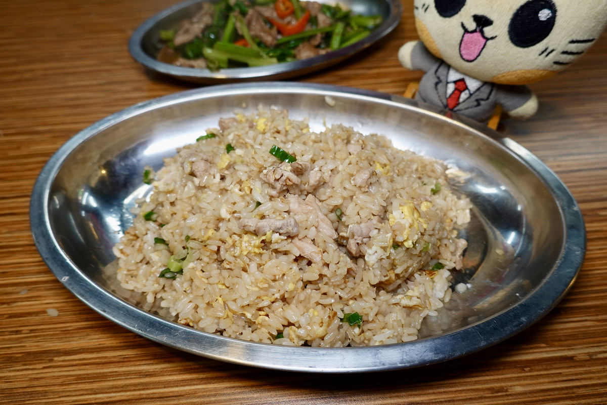 網站近期文章：【台北龍山寺站美食】蘇記什錦麵 2026：加了蝦油的蛋炒飯實在太香，每日限量！還有滋補鱸魚湯和熱炒菜，龍山商場小店不可貌相 7441