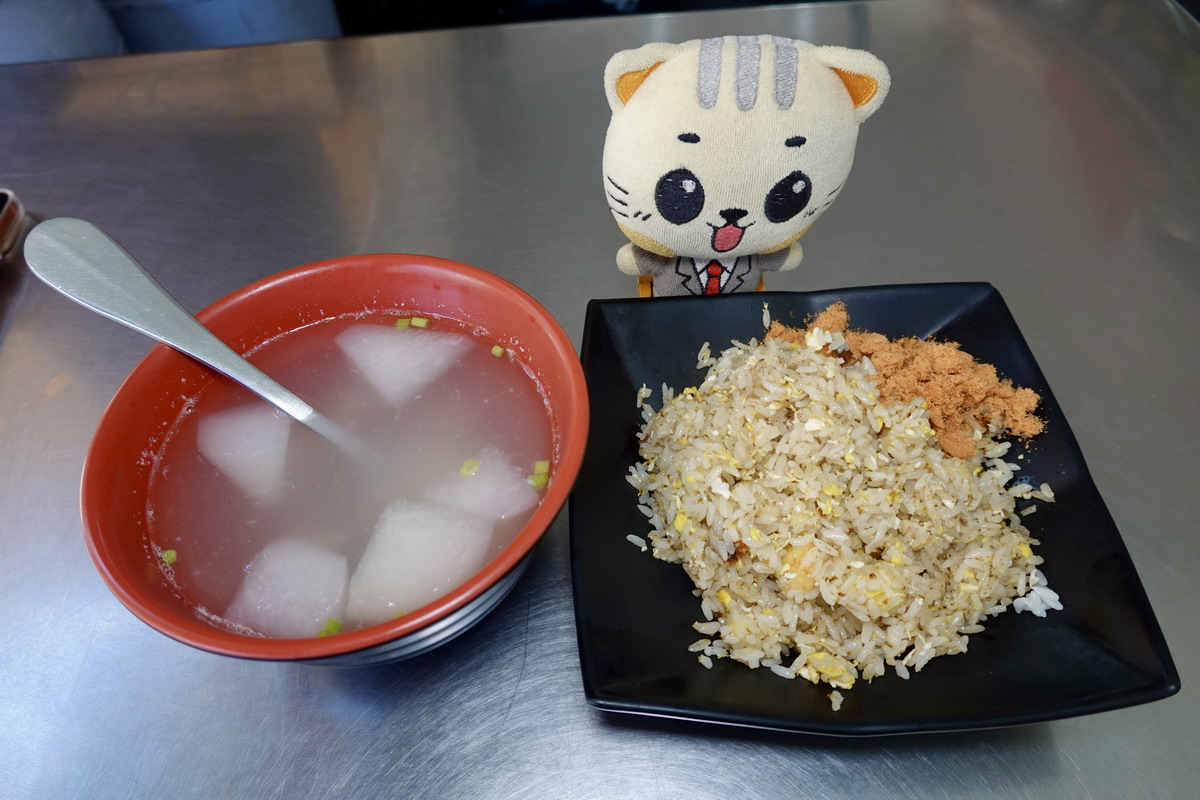 【高雄後驛站美食】阿成炒飯專賣店 2026：蜂蜜蛋糕炒飯？咖啡吐司炒飯？你沒有看錯，這個真的不是開玩笑，得過炒飯王比賽獎牌的老店創意炒飯 7453