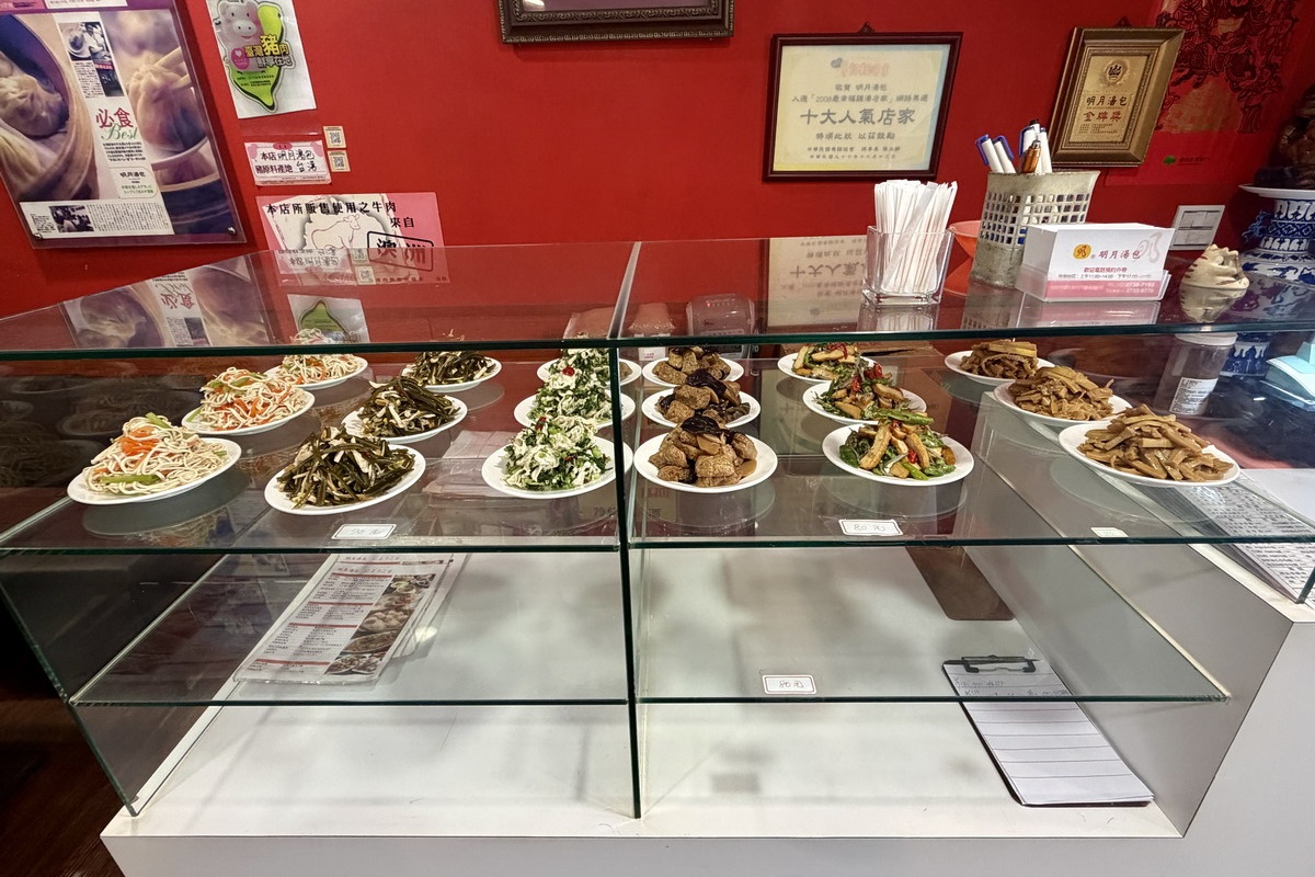 【台北六張犁站美食】明月湯包 2026:小籠湯包名店與鍋貼,曾經是日劇《旅館花嫁》拍攝地點,是日本觀光客愛店 7457 【台北六張犁站美食】明月湯包 2026:小籠湯包名店與鍋貼,曾經是日劇《旅館花嫁》拍攝地點,是日本觀光客愛店 7457