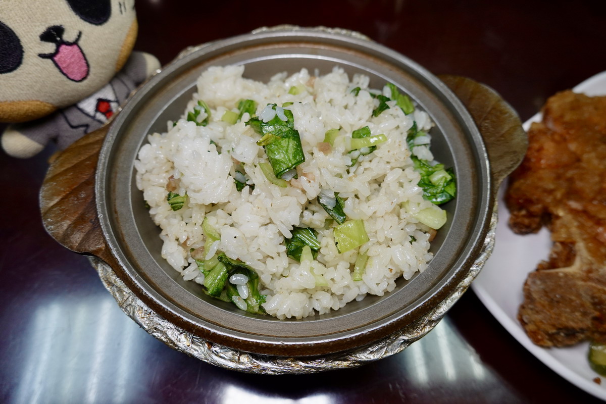 【台北南京三民站美食】健康路張家麵館 2026:隱藏在汽車修理廠中的傳統上海、江浙小麵館,煨麵、餛飩都有家鄉味,限量排骨菜飯最快賣光 7463 【台北南京三民站美食】健康路張家麵館 2026:隱藏在汽車修理廠中的傳統上海、江浙小麵館,煨麵、餛飩都有家鄉味,限量排骨菜飯最快賣光 7463