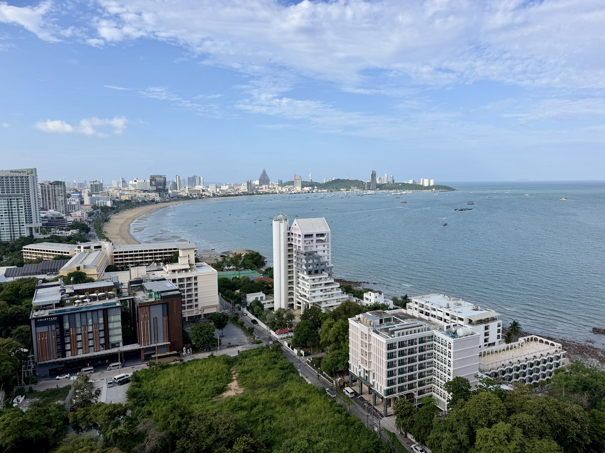 【泰國芭達雅旅遊】Grande Centre Point Voyage Pattaya 2026：泰國芭達雅最狂親子度假飯店新開幕，酒店自帶6000坪水上樂園免費玩、全部客房都是海景房、還有攀岩、泰拳、迷你賽車、遊戲室等遊樂設施，小孩玩瘋忙不完，全家都開心