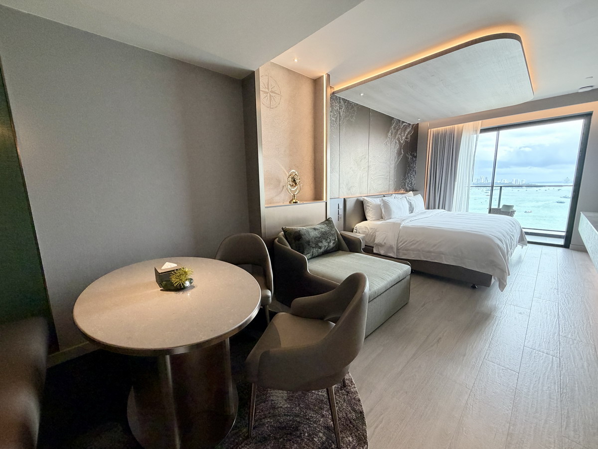 【泰國芭達雅旅遊】Grande Centre Point Voyage Pattaya 2026：泰國芭達雅最狂親子度假飯店新開幕，酒店自帶6000坪水上樂園免費玩、全部客房都是海景房、還有攀岩、泰拳、迷你賽車、遊戲室等遊樂設施，小孩玩瘋忙不完，全家都開心