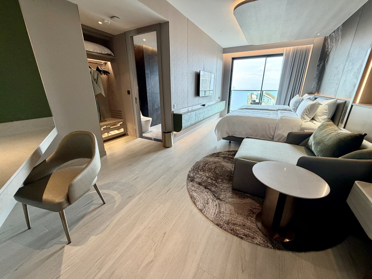 【泰國芭達雅旅遊】Grande Centre Point Voyage Pattaya 2026：泰國芭達雅最狂親子度假飯店新開幕，酒店自帶6000坪水上樂園免費玩、全部客房都是海景房、還有攀岩、泰拳、迷你賽車、遊戲室等遊樂設施，小孩玩瘋忙不完，全家都開心