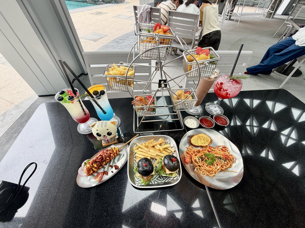 【泰國芭達雅旅遊】Grande Centre Point Voyage Pattaya 2026：泰國芭達雅最狂親子度假飯店新開幕，酒店自帶6000坪水上樂園免費玩、全部客房都是海景房、還有攀岩、泰拳、迷你賽車、遊戲室等遊樂設施，小孩玩瘋忙不完，全家都開心