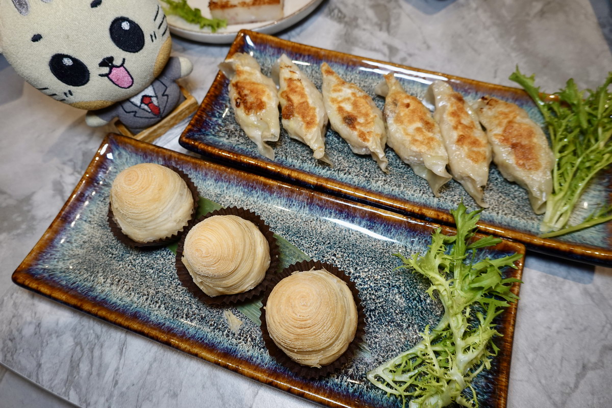 【台北市政府站美食】芯聚苑 2026:香嫩多汁的烤鴨、私房中華料理、手工現做港點,在舒適的環境裡大啖烤鴨,聚餐口袋新名單 7468 【台北市政府站美食】芯聚苑 2026:香嫩多汁的烤鴨、私房中華料理、手工現做港點,在舒適的環境裡大啖烤鴨,聚餐口袋新名單 7468