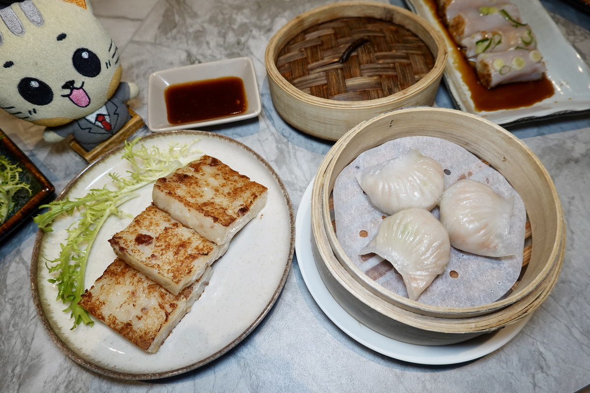 【台北市政府站美食】芯聚苑 2026:香嫩多汁的烤鴨、私房中華料理、手工現做港點,在舒適的環境裡大啖烤鴨,聚餐口袋新名單 7468 【台北市政府站美食】芯聚苑 2026:香嫩多汁的烤鴨、私房中華料理、手工現做港點,在舒適的環境裡大啖烤鴨,聚餐口袋新名單 7468
