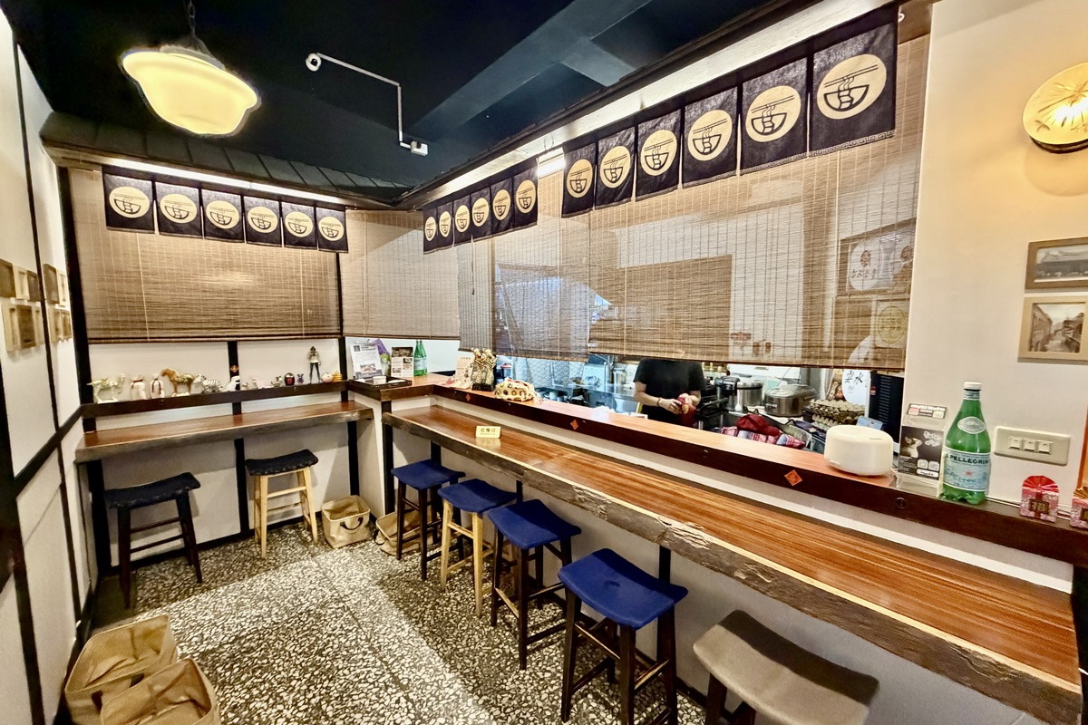 【台北龍山寺站美食】雲水食堂牛肉麵 2026：飯店總經理轉行賣牛肉麵，開店僅2個月就贏得台北牛肉麵節1金、1銅，一鳴驚人，原來背後有洋蔥，自製小菜精彩不要錯過 7496