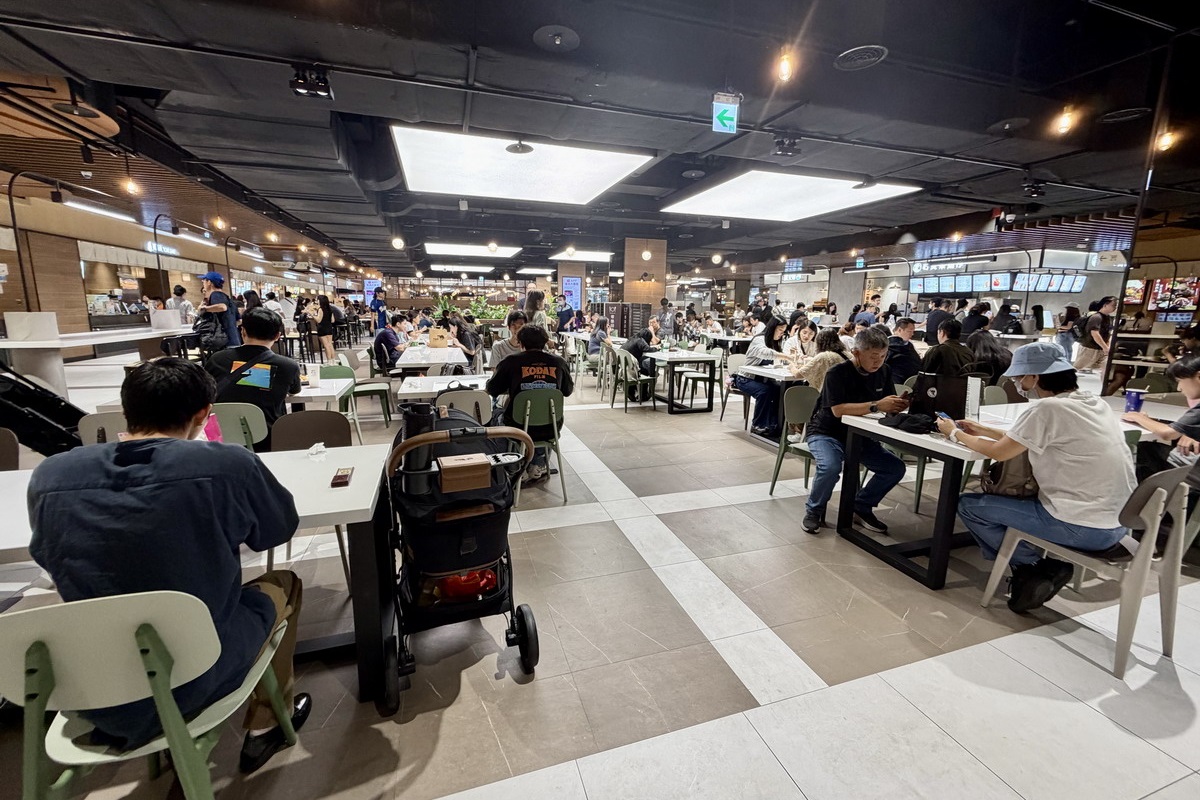 【台北國父紀念館站美食】港仔記燒鵝 2026：美味多汁香嫩燒鵝加正宗港式瀨粉，大巨蛋遠東Garden City美食街的亮點，肥龍叉燒和脆皮燒肉下手要快 7497