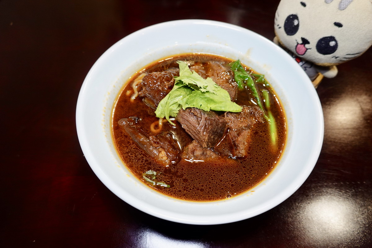 即時熱門文章：【台北中山國小站美食】川生渝味牛肉麵 2026：低調神秘不現身的蝙蝠俠主廚乃是正宗郫縣豆瓣醬傳人，帶來四川風味紅燒牛肉麵，還有乾麵和雞湯 7511