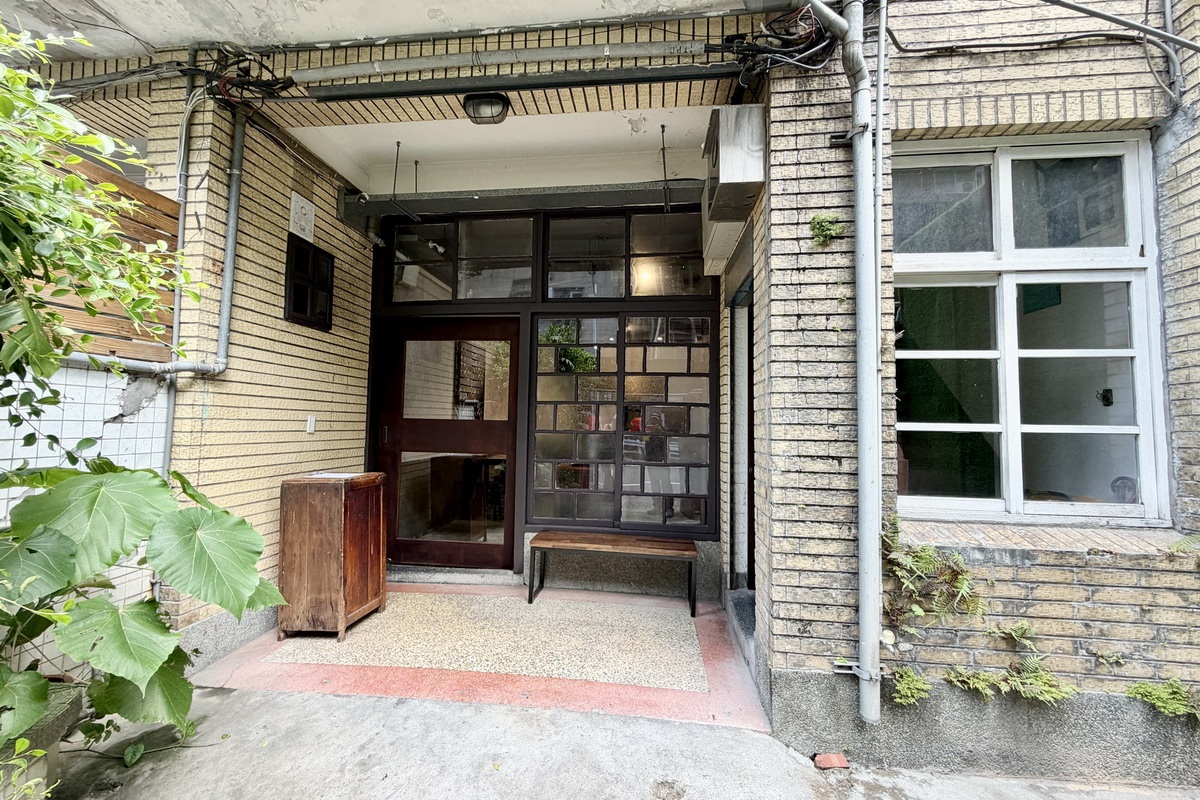 【台北中山國小站美食】川生渝味牛肉麵 2026：低調神秘不現身的蝙蝠俠主廚乃是正宗郫縣豆瓣醬傳人，帶來四川風味紅燒牛肉麵，還有乾麵和雞湯 7511