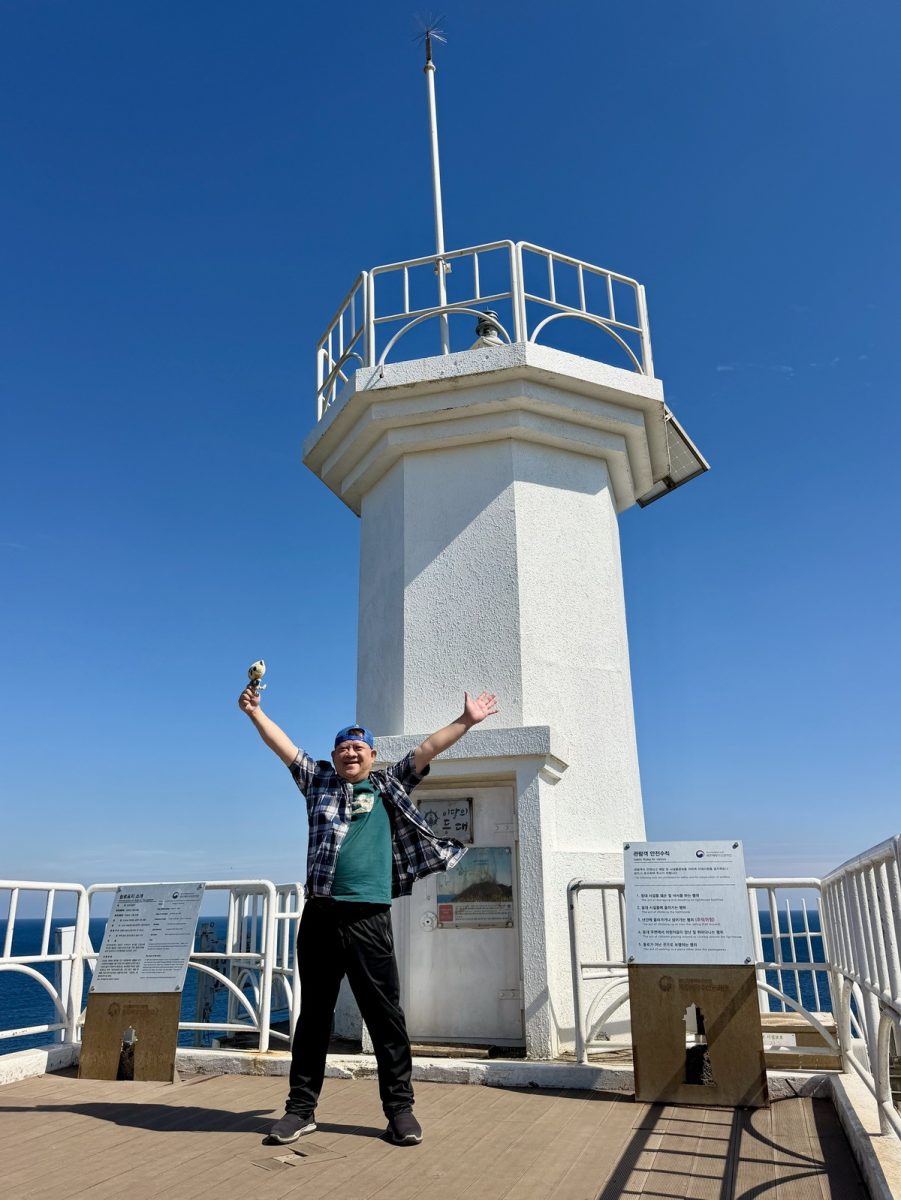 【韓國濟州島旅遊】涉地可支 2026:壯闊海景與房頭浦白色燈塔,多部影視作品的場景 7519 【韓國濟州島旅遊】涉地可支 2026:壯闊海景與房頭浦白色燈塔,多部影視作品的場景 7519