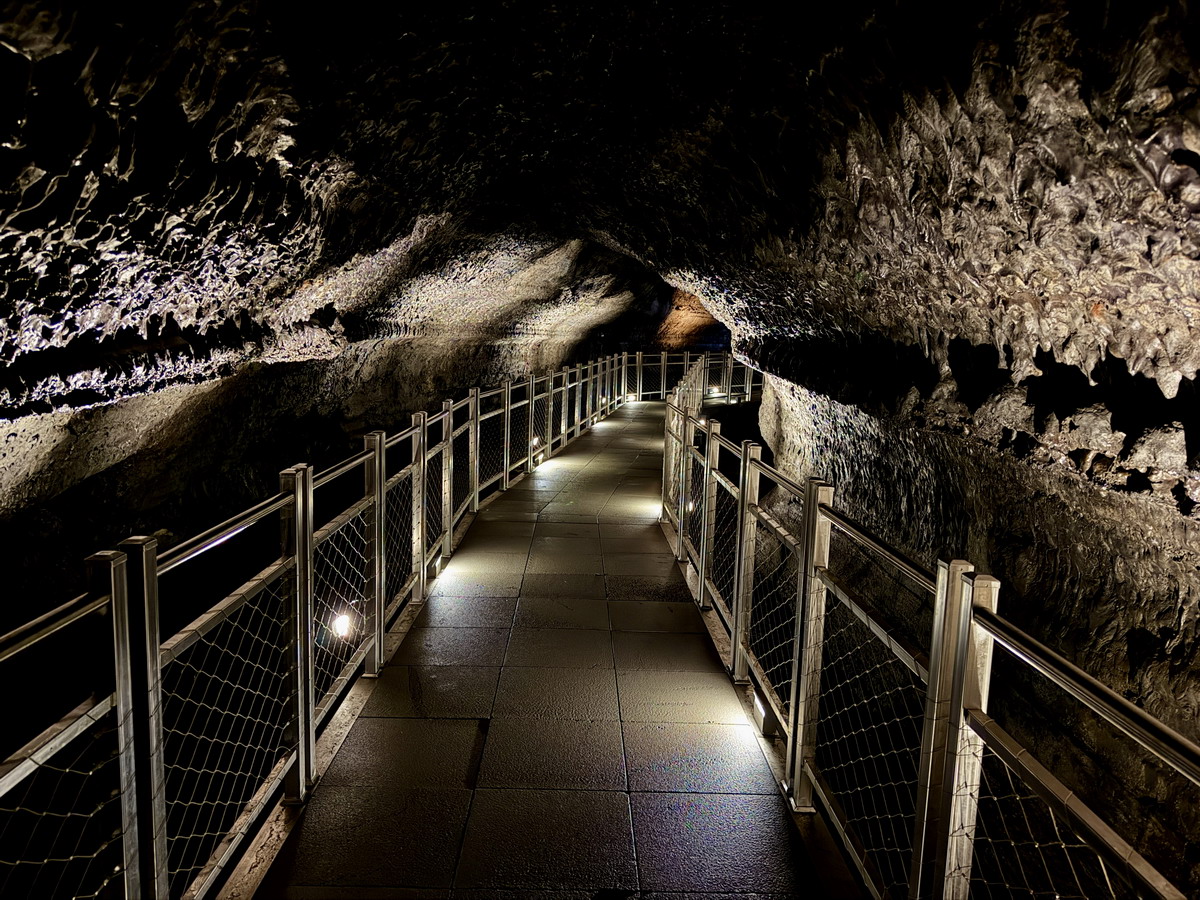【韓國濟州島旅遊】萬丈窟 Manjanggul Lava Tube 2026：世界自然遺產，超大型地下火山熔岩洞窟，有世界最大熔岩石柱，濟州島特色景點 7520