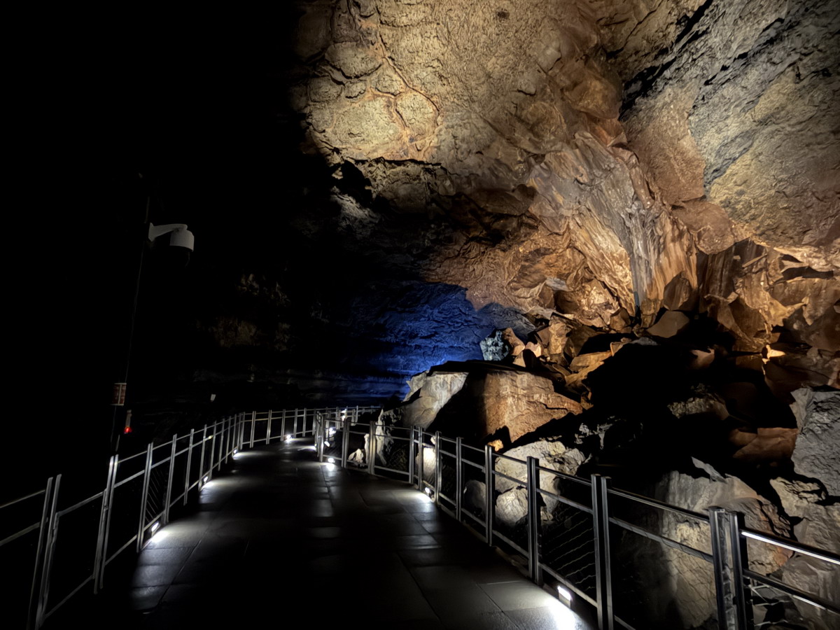 【韓國濟州島旅遊】萬丈窟 Manjanggul Lava Tube 2026：世界自然遺產，超大型地下火山熔岩洞窟，有世界最大熔岩石柱，濟州島特色景點 7520