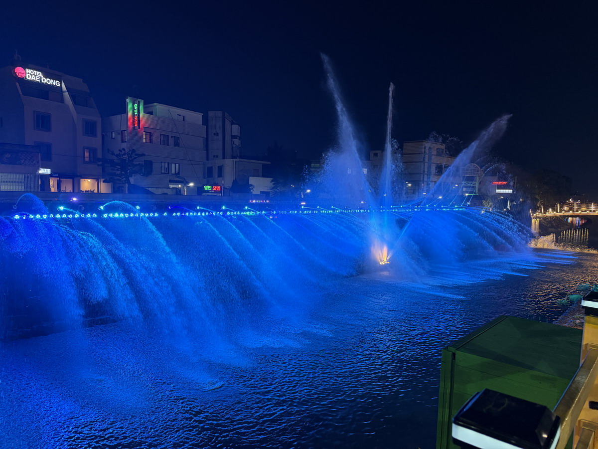 【韓國濟州島旅遊】濟州東門市場與夜市 2026：濟州島最大夜市，有80年歷史，吃遍濟州島特色美食，火燄秀是特色 7523