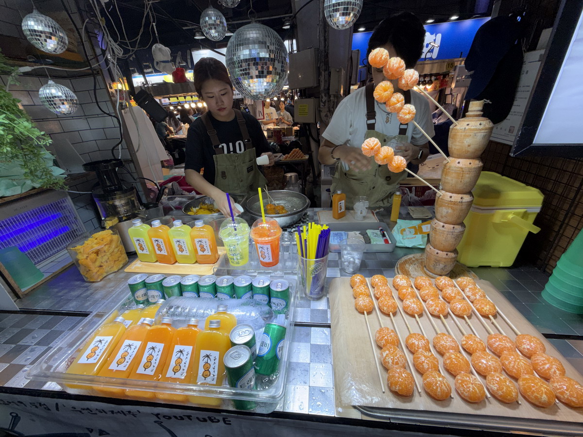 【韓國濟州島旅遊】濟州東門市場與夜市 2026：濟州島最大夜市，有80年歷史，吃遍濟州島特色美食，火燄秀是特色 7523
