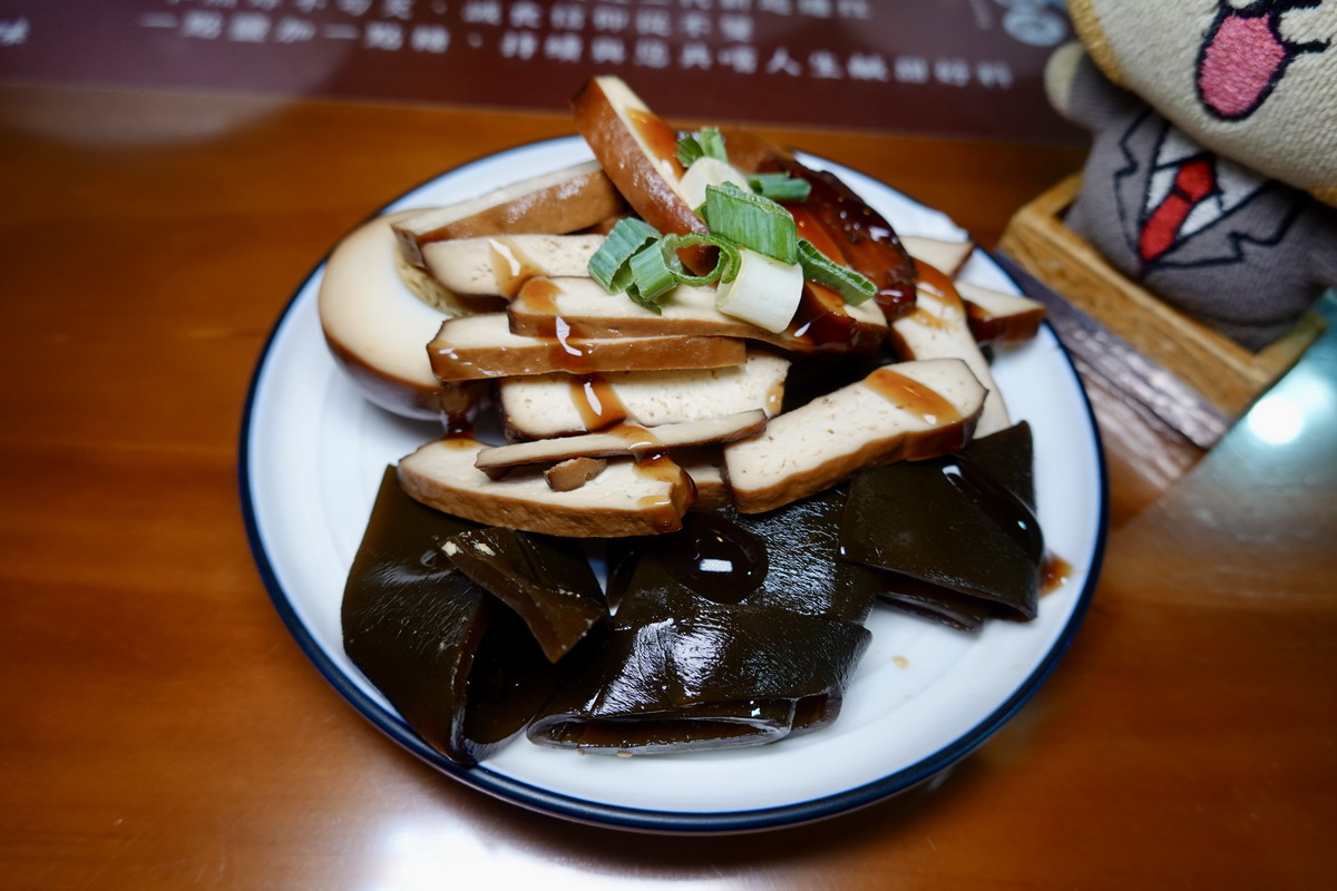 【台北松山站美食】顏加唐 2026:松山麵線名店「東發號」的分支,麵線湯頭不勾芡,傳承阿公的味道,油飯和肉羹不要錯過 7526 【台北松山站美食】顏加唐 2026:松山麵線名店「東發號」的分支,麵線湯頭不勾芡,傳承阿公的味道,油飯和肉羹不要錯過 7526