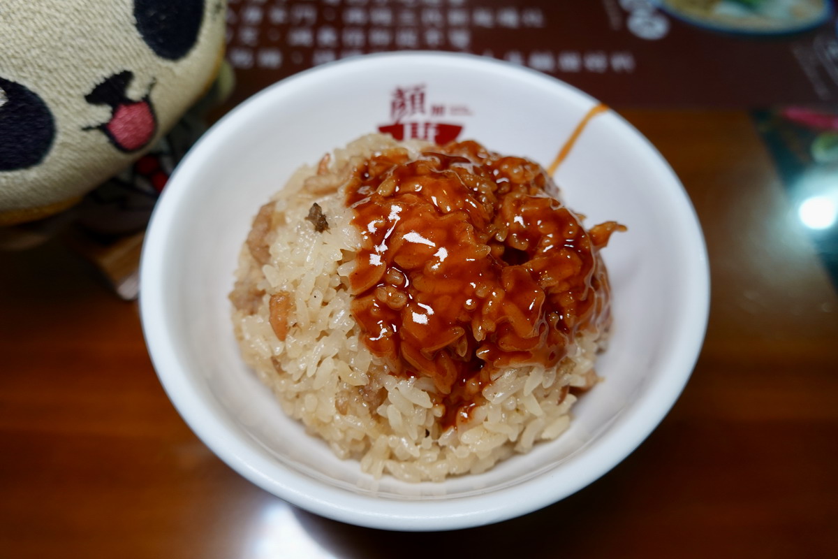 【台北松山站美食】顏加唐 2026:松山麵線名店「東發號」的分支,麵線湯頭不勾芡,傳承阿公的味道,油飯和肉羹不要錯過 7526 【台北松山站美食】顏加唐 2026:松山麵線名店「東發號」的分支,麵線湯頭不勾芡,傳承阿公的味道,油飯和肉羹不要錯過 7526