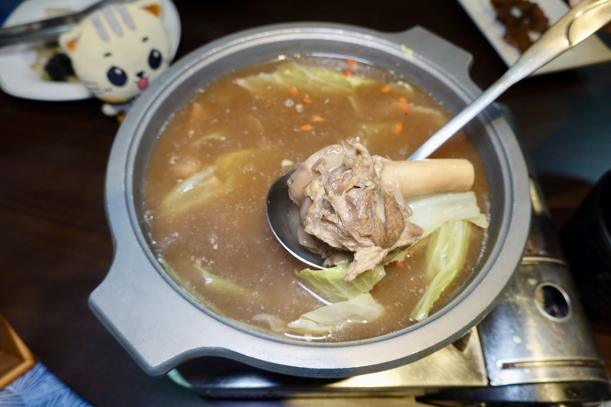 【台北行天宮站美食】南晴新疆私房菜 2026:少見的新疆菜!大盤雞與皮帶麵是招牌,還有多種羊肉料理,有雙人套餐,2人就可以體驗新疆風情 7530 【台北行天宮站美食】南晴新疆私房菜 2026:少見的新疆菜!大盤雞與皮帶麵是招牌,還有多種羊肉料理,有雙人套餐,2人就可以體驗新疆風情 7530