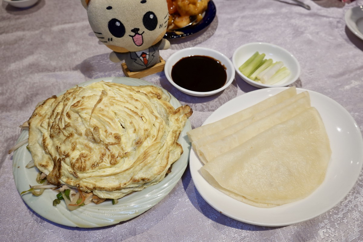 【台北松山區美食】小北平餐館 2026:低調的中式餐館,不訂位吃不到,脆皮雞是招牌,冷天酸菜白肉鍋吃起來 7538 【台北松山區美食】小北平餐館 2026:低調的中式餐館,不訂位吃不到,脆皮雞是招牌,冷天酸菜白肉鍋吃起來 7538