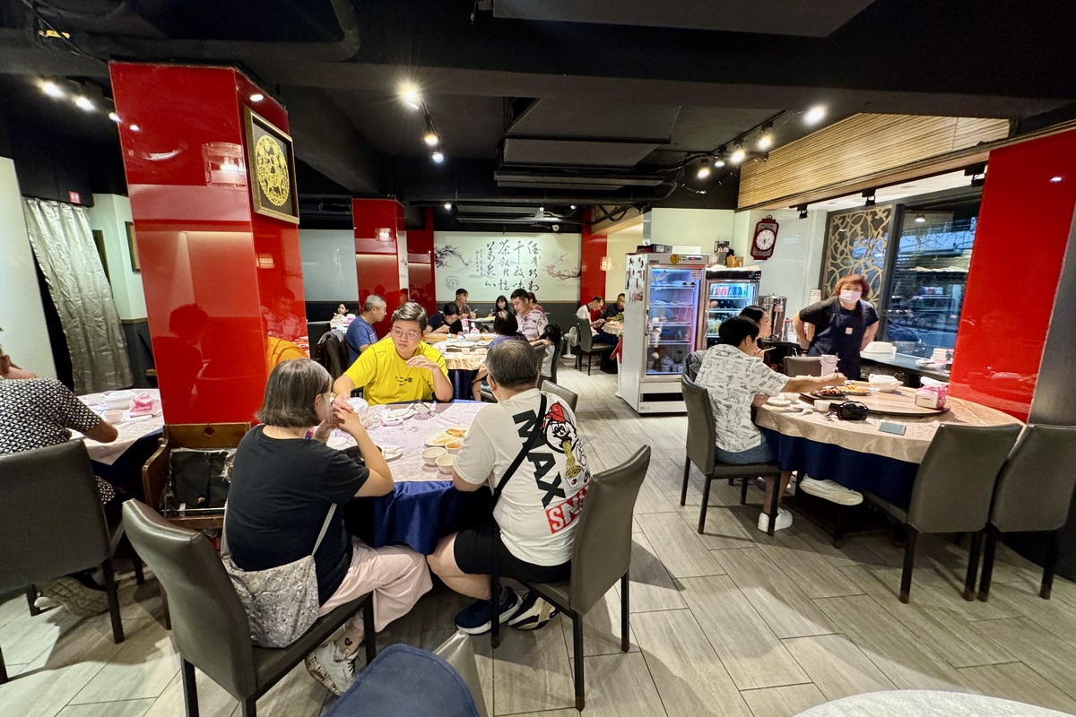 【台北松山區美食】小北平餐館 2026:低調的中式餐館,不訂位吃不到,脆皮雞是招牌,冷天酸菜白肉鍋吃起來 7538 【台北松山區美食】小北平餐館 2026:低調的中式餐館,不訂位吃不到,脆皮雞是招牌,冷天酸菜白肉鍋吃起來 7538