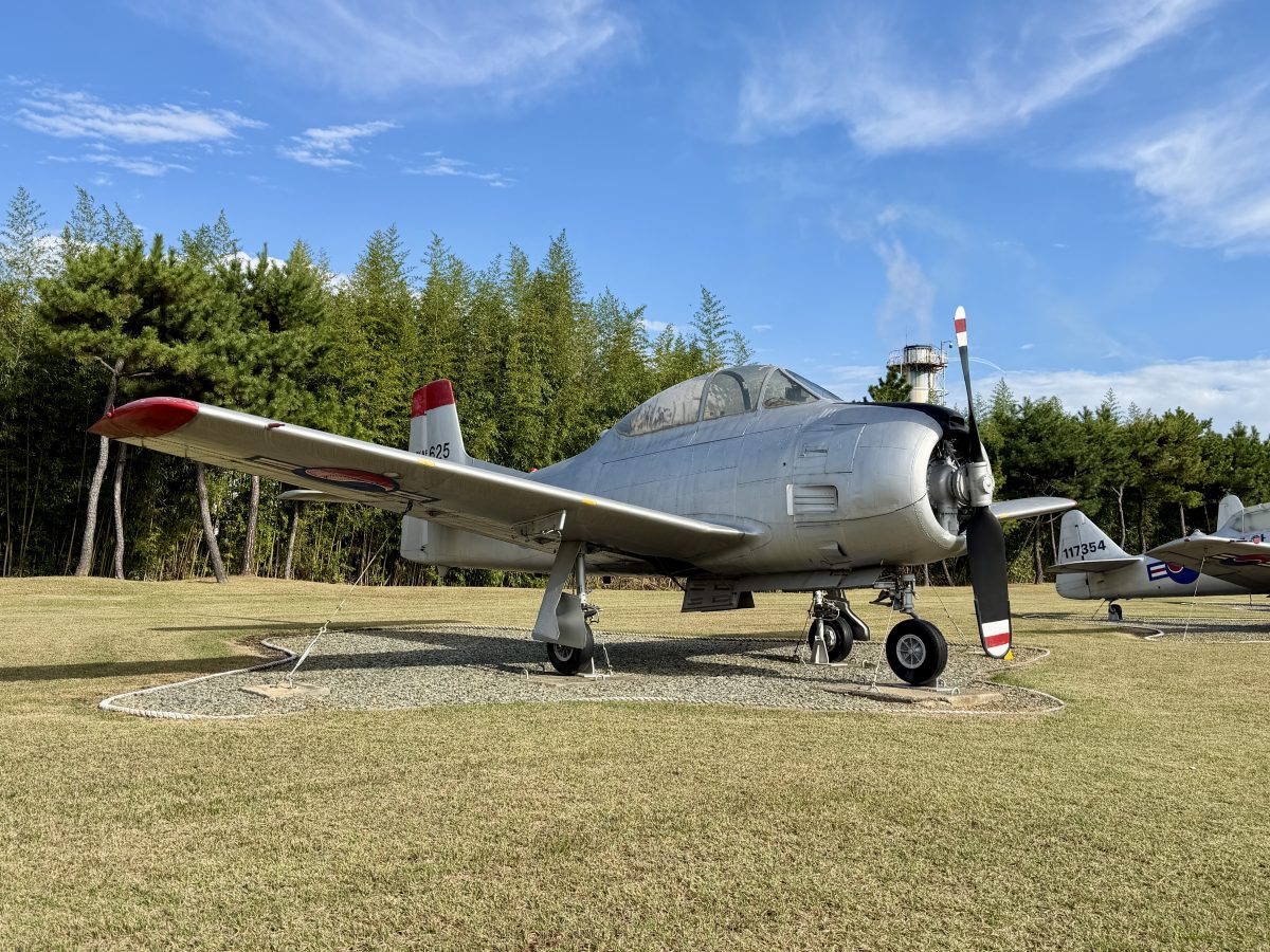 【韓國泗川旅遊】泗川航空宇宙博物館 Sacheon Aerospace Museum (Part.1) 2026:航空迷的樂園,陳列多架歷史名機,包含B-29轟炸機及C-54韓國總統專機 7547 【韓國泗川旅遊】泗川航空宇宙博物館 Sacheon Aerospace Museum (Part.1) 2026:航空迷的樂園,陳列多架歷史名機,包含B-29轟炸機及C-54韓國總統專機 7547