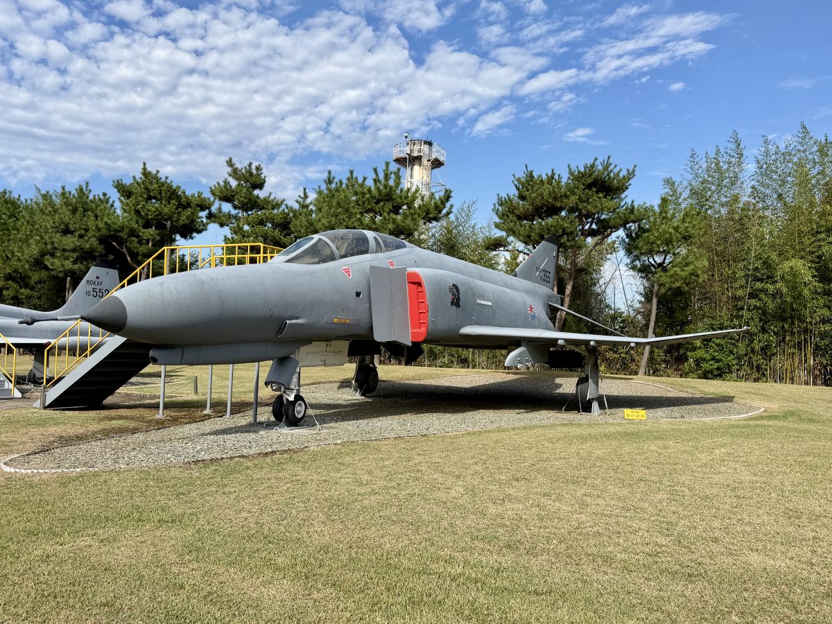 【韓國泗川旅遊】泗川航空宇宙博物館 Sacheon Aerospace Museum (Part.1) 2026：航空迷的樂園，陳列多架歷史名機，包含B-29轟炸機及C-54韓國總統專機 7547