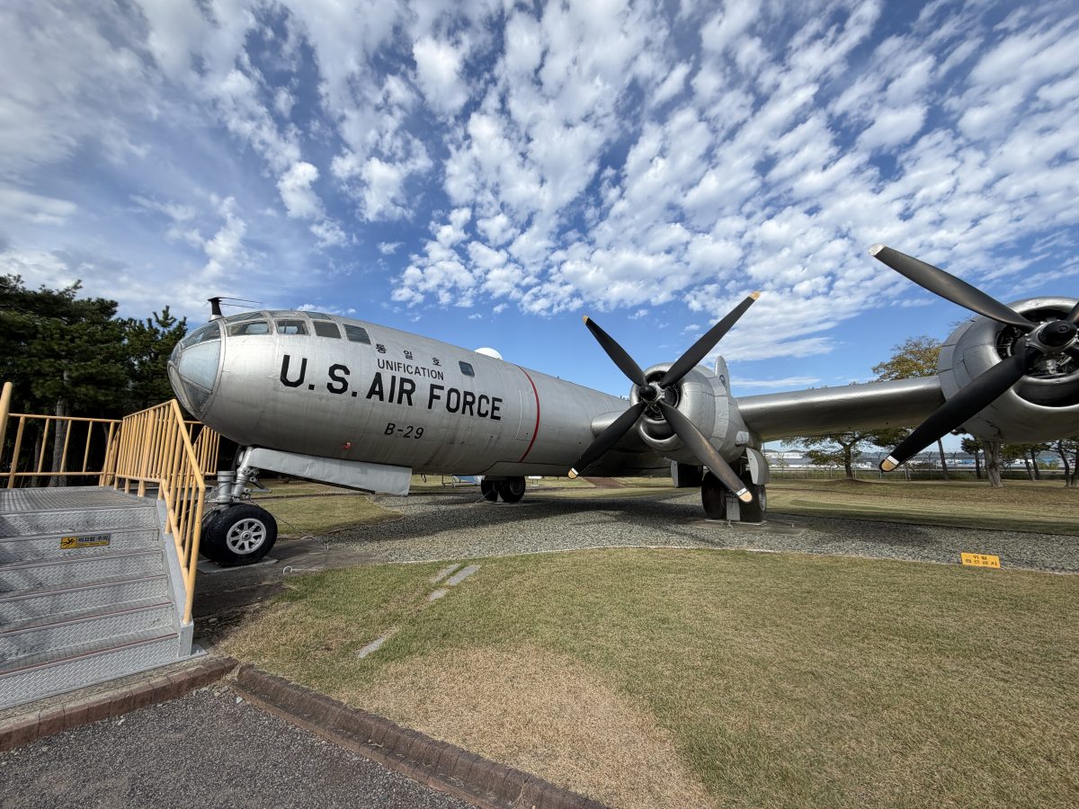 【韓國泗川旅遊】泗川航空宇宙博物館 Sacheon Aerospace Museum (Part.1) 2026:航空迷的樂園,陳列多架歷史名機,包含B-29轟炸機及C-54韓國總統專機 7547 【韓國泗川旅遊】泗川航空宇宙博物館 Sacheon Aerospace Museum (Part.1) 2026:航空迷的樂園,陳列多架歷史名機,包含B-29轟炸機及C-54韓國總統專機 7547