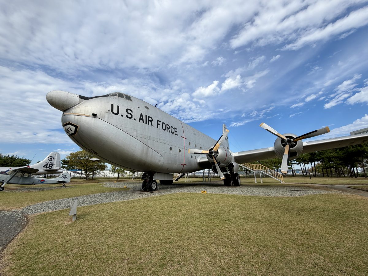 【韓國泗川旅遊】泗川航空宇宙博物館 Sacheon Aerospace Museum (Part.1) 2026：航空迷的樂園，陳列多架歷史名機，包含B-29轟炸機及C-54韓國總統專機 7547