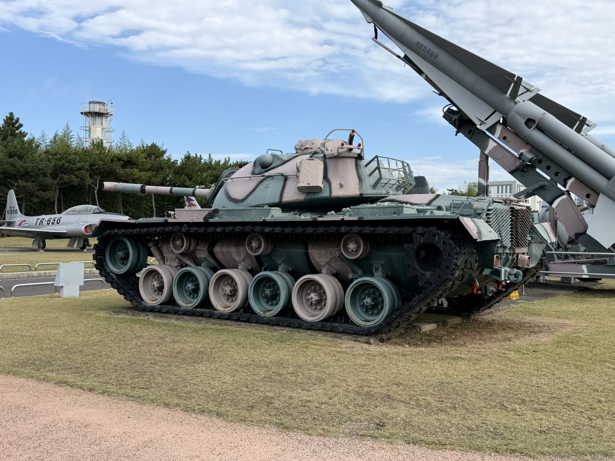 【韓國泗川旅遊】泗川航空宇宙博物館 Sacheon Aerospace Museum (Part.1) 2026:航空迷的樂園,陳列多架歷史名機,包含B-29轟炸機及C-54韓國總統專機 7547 【韓國泗川旅遊】泗川航空宇宙博物館 Sacheon Aerospace Museum (Part.1) 2026:航空迷的樂園,陳列多架歷史名機,包含B-29轟炸機及C-54韓國總統專機 7547