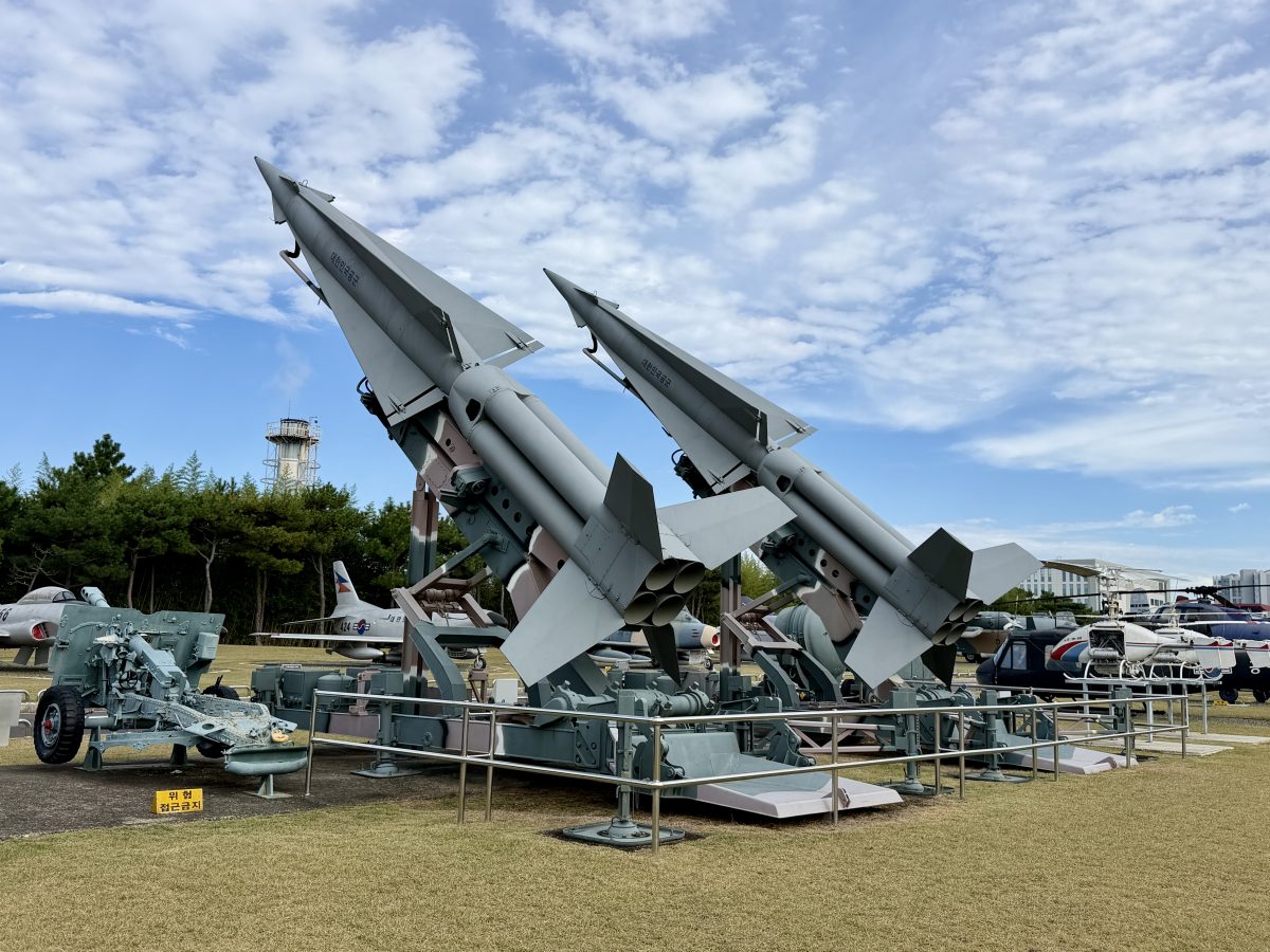 【韓國泗川旅遊】泗川航空宇宙博物館 Sacheon Aerospace Museum (Part.1) 2026:航空迷的樂園,陳列多架歷史名機,包含B-29轟炸機及C-54韓國總統專機 7547 【韓國泗川旅遊】泗川航空宇宙博物館 Sacheon Aerospace Museum (Part.1) 2026:航空迷的樂園,陳列多架歷史名機,包含B-29轟炸機及C-54韓國總統專機 7547