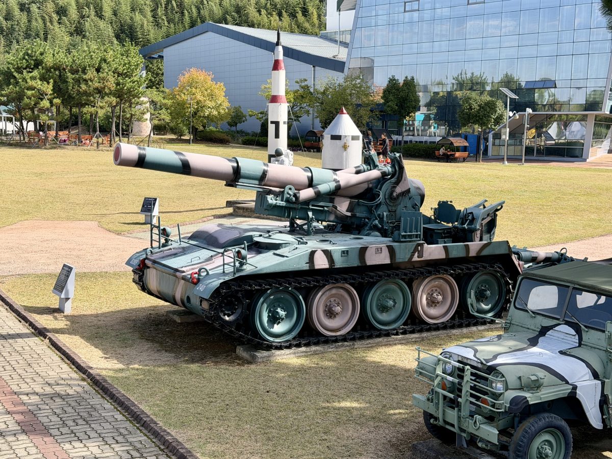 【韓國泗川旅遊】泗川航空宇宙博物館 Sacheon Aerospace Museum (Part.1) 2026:航空迷的樂園,陳列多架歷史名機,包含B-29轟炸機及C-54韓國總統專機 7547 【韓國泗川旅遊】泗川航空宇宙博物館 Sacheon Aerospace Museum (Part.1) 2026:航空迷的樂園,陳列多架歷史名機,包含B-29轟炸機及C-54韓國總統專機 7547